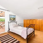 Jakov Villa *
