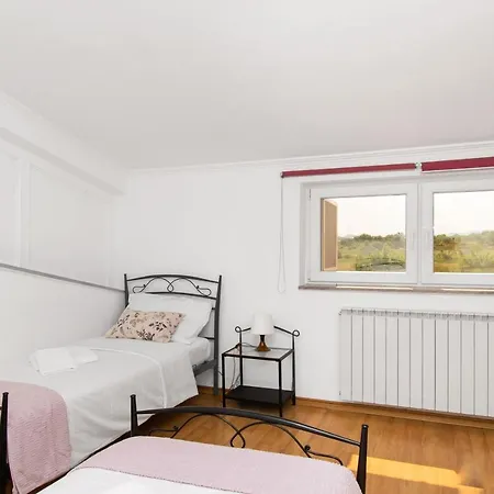 Villa Jakov *
