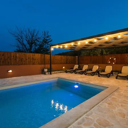 Jakov Дубрава