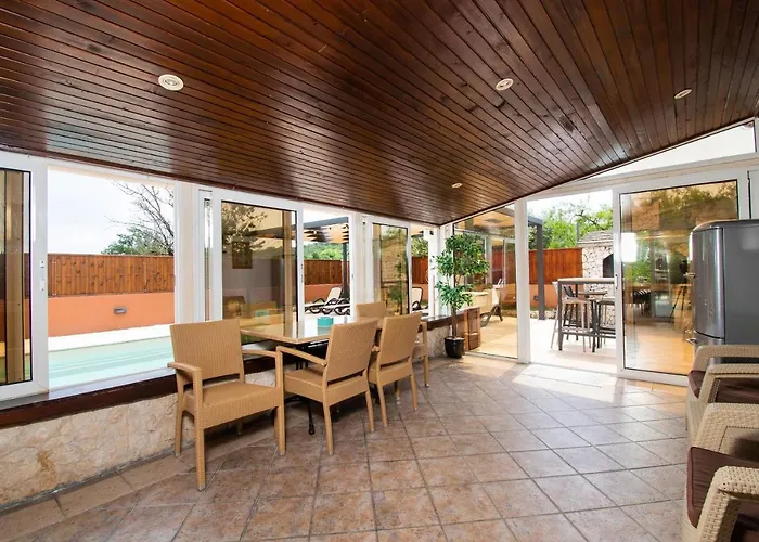 Jakov * Dubrava (Sibenik-Knin)