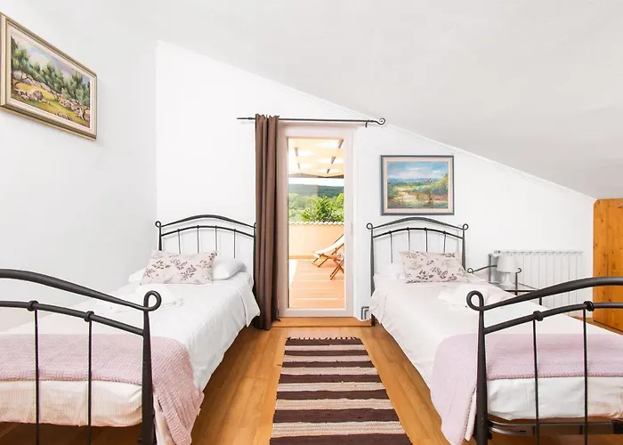 Jakov Villa Dubrava (Sibenik-Knin)