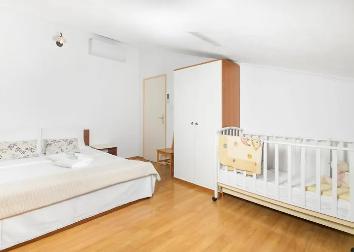 Jakov Villa Dubrava (Sibenik-Knin)